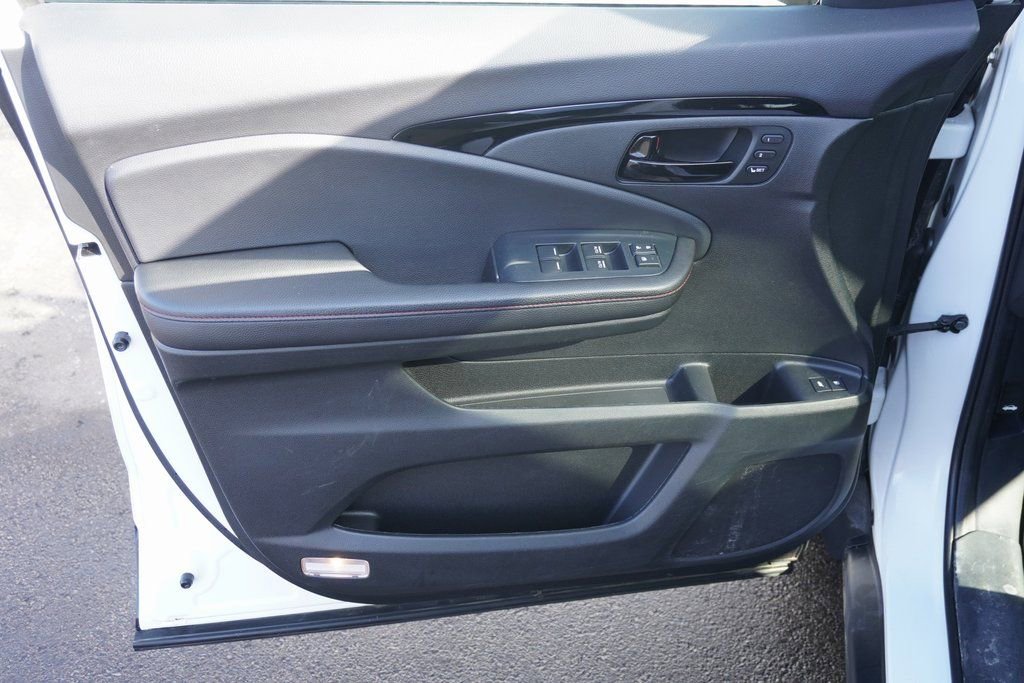 Used 2024 Honda Passport Black Edition image 12