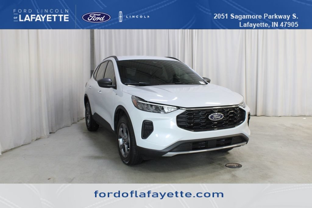 Used 2025 Ford Escape ST-Line w/ Tech Pack #1 AWD/4WD image 1