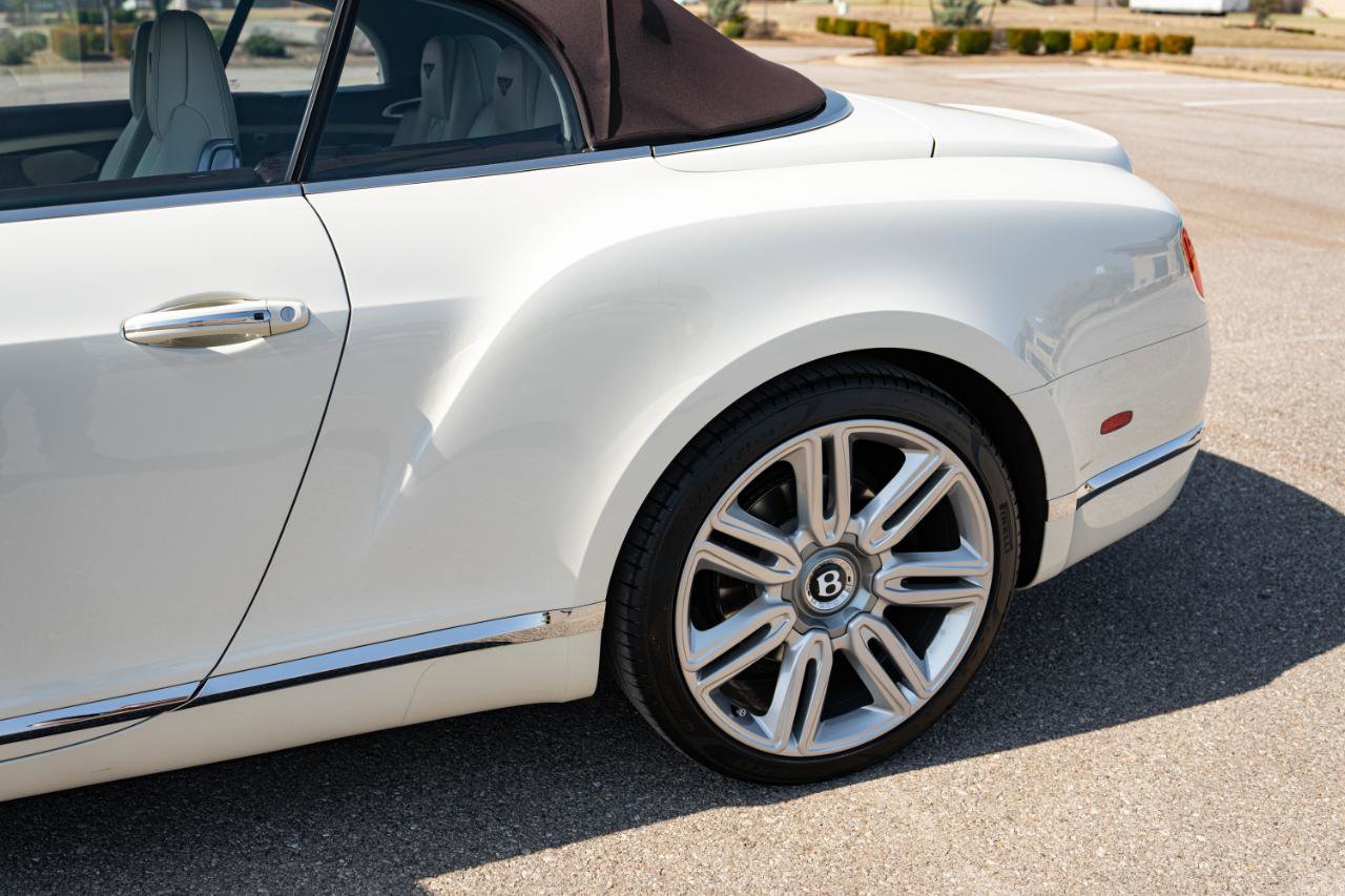 Used 2017 Bentley Continental GT image 19