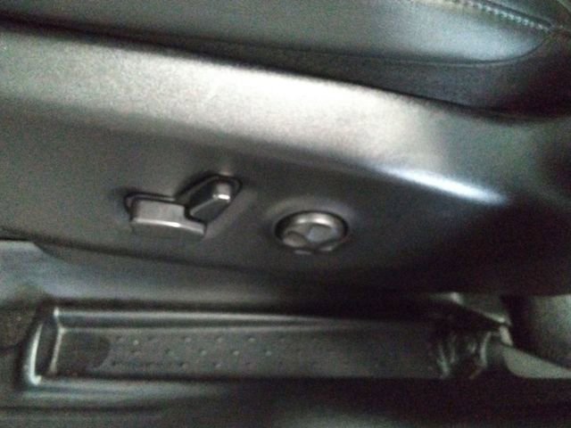 Used 2025 Chrysler Pacifica Select image 28