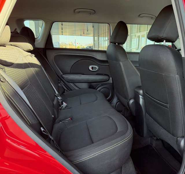 Used 2016 Kia Soul + FWD image 9