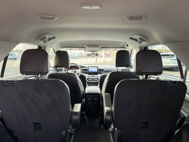 Used 2022 Ford Explorer XLT w/ Equipment Group 202A image 16