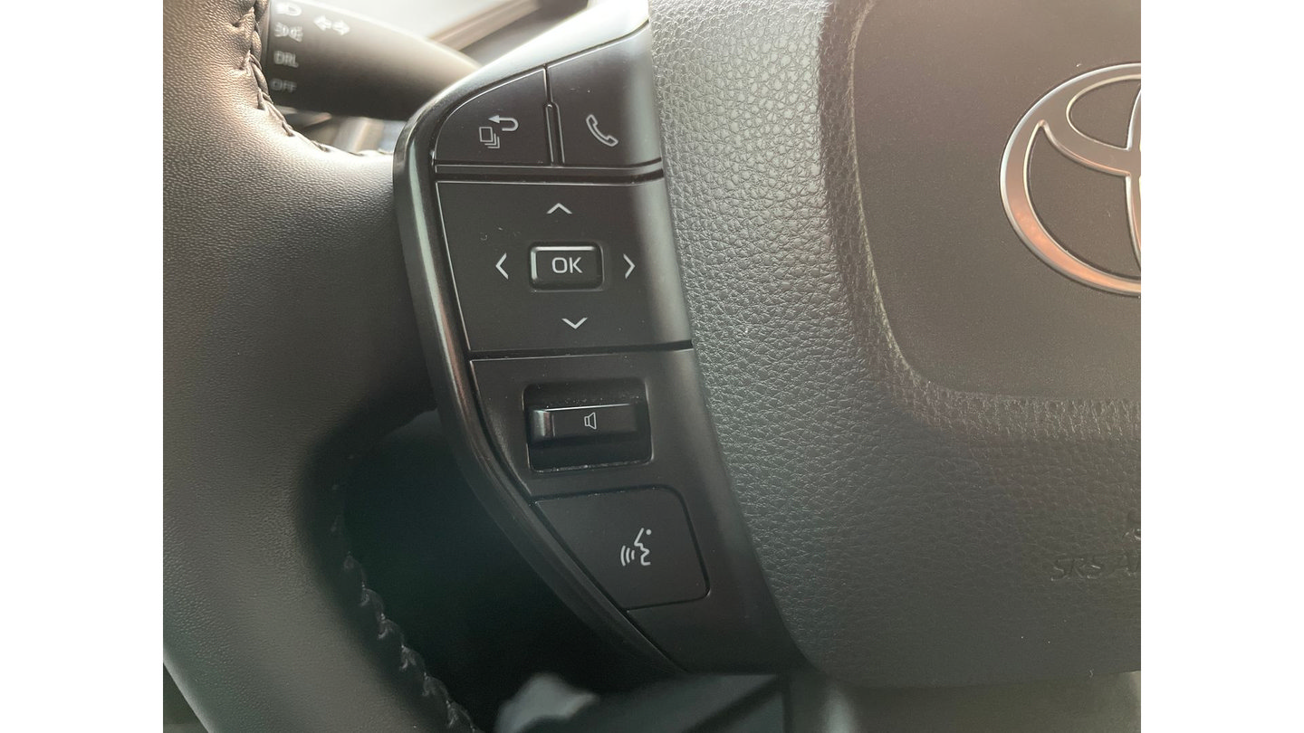 Certified 2025 Toyota Prius LE AWD/4WD image 25