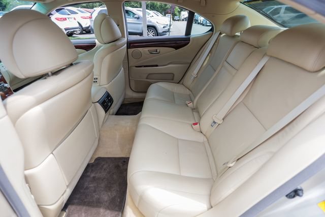 Used 2010 Lexus LS 460 RWD image 23