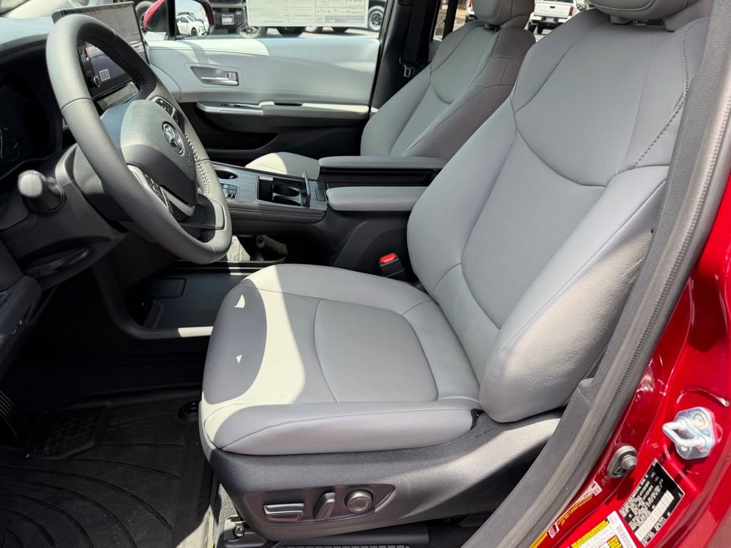 New 2026 Toyota Sienna XLE FWD image 19
