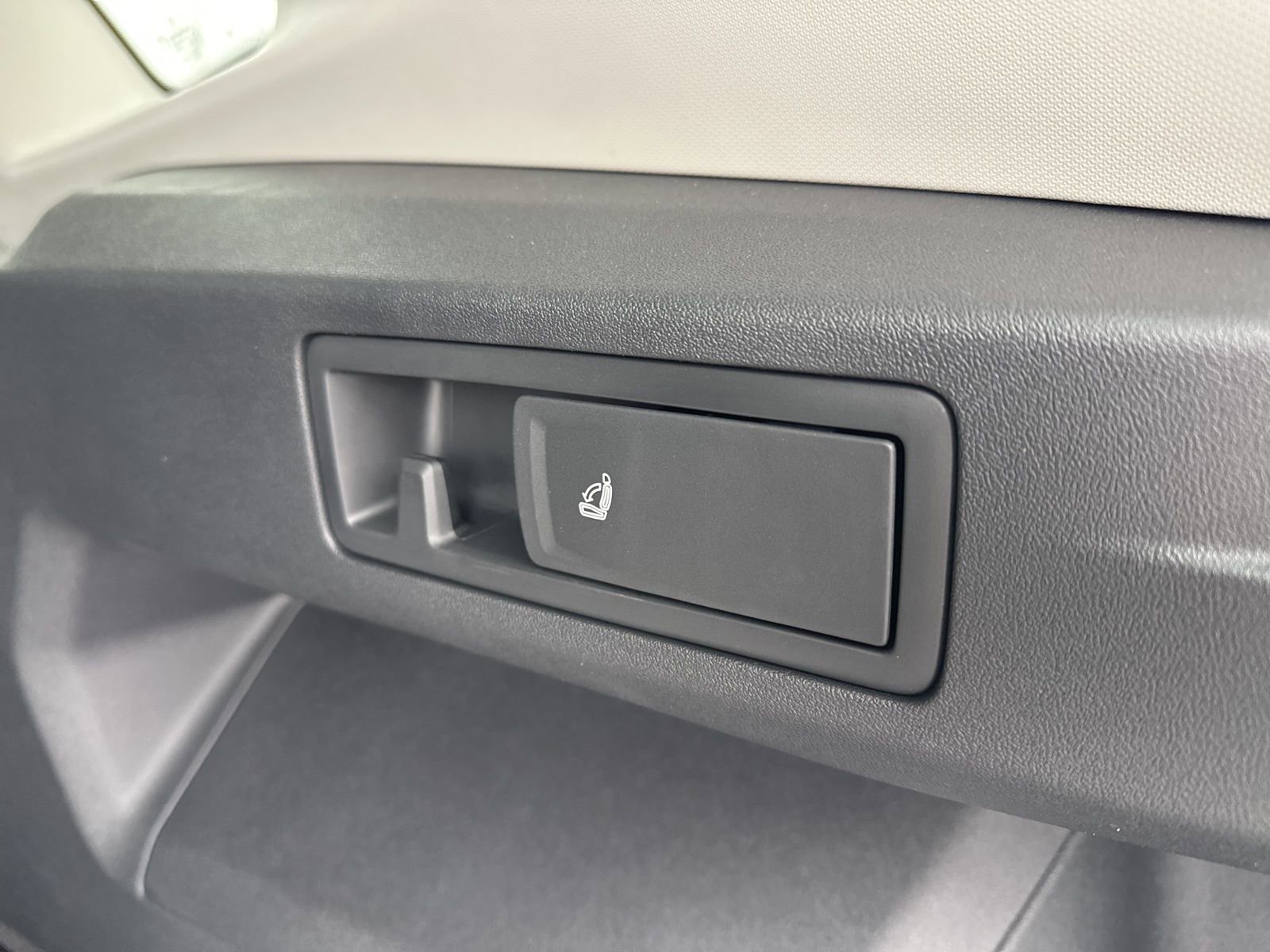 New 2026 Volkswagen Tiguan SE AWD/4WD image 27