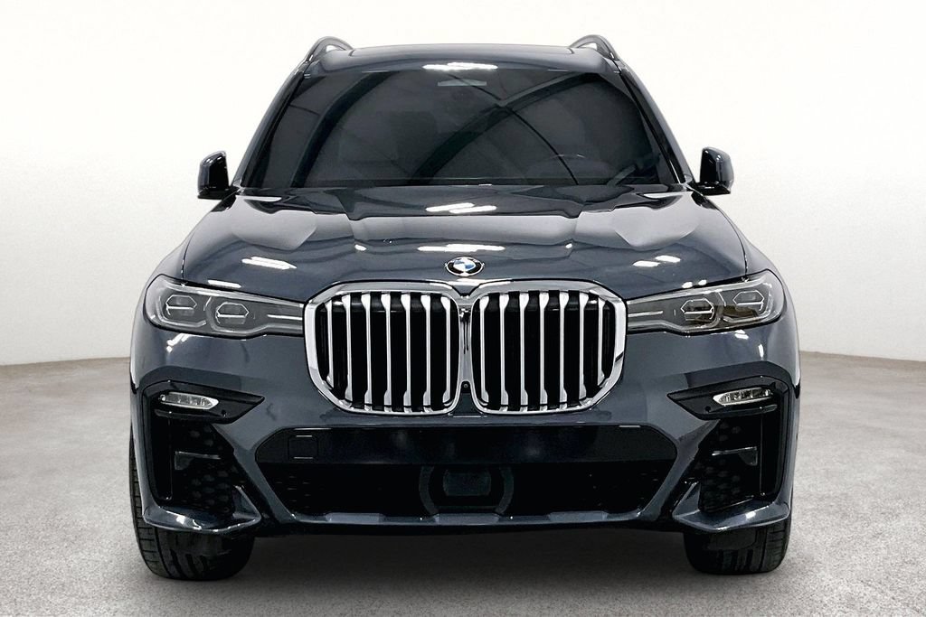 Used 2022 BMW X7 xDrive40i w/ M Sport Package AWD/4WD image 3