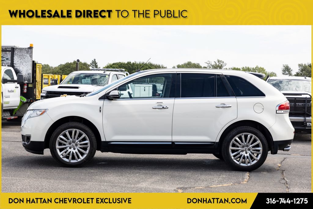 Used 2013 Lincoln MKX FWD image 3