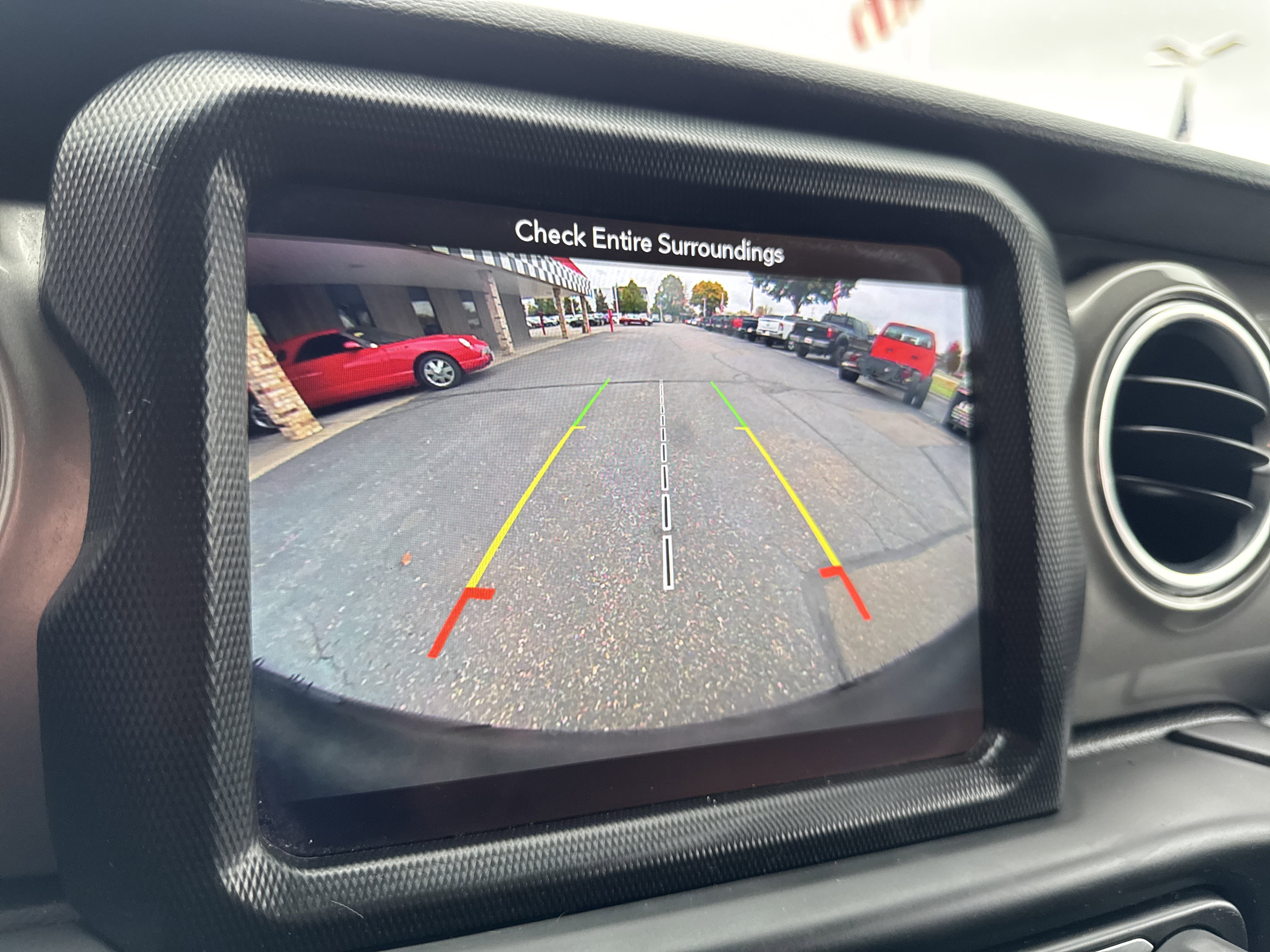 Used 2018 Jeep Wrangler Unlimited Sahara image 21