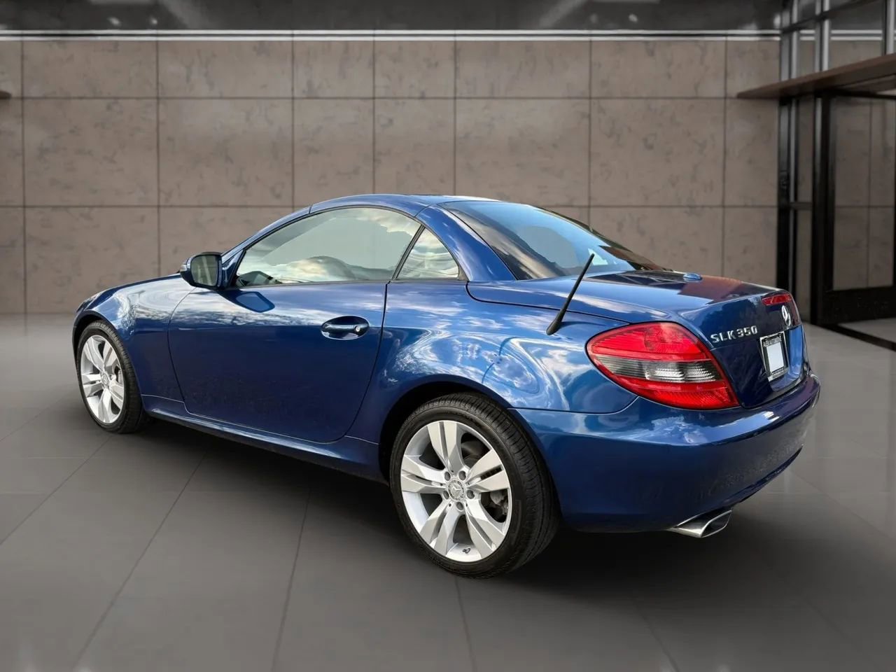 Used 2009 Mercedes-Benz SLK 350 image 5