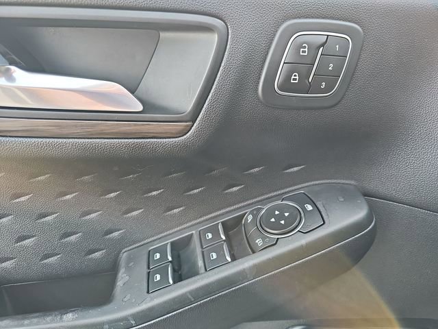 Used 2020 Ford Escape Titanium image 23