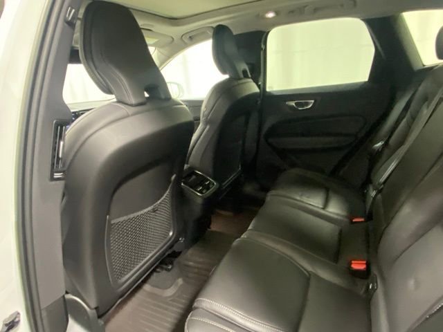 Used 2023 Volvo XC60 B6 Ultimate image 12