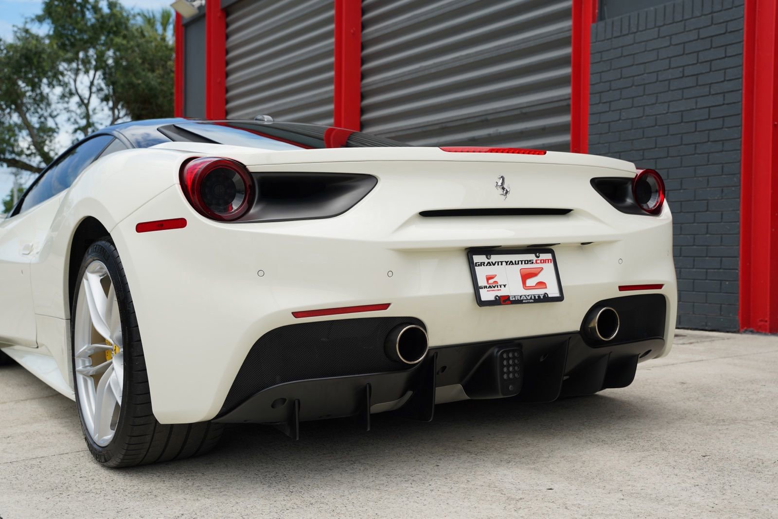 Used 2016 Ferrari 488 GTB RWD image 4