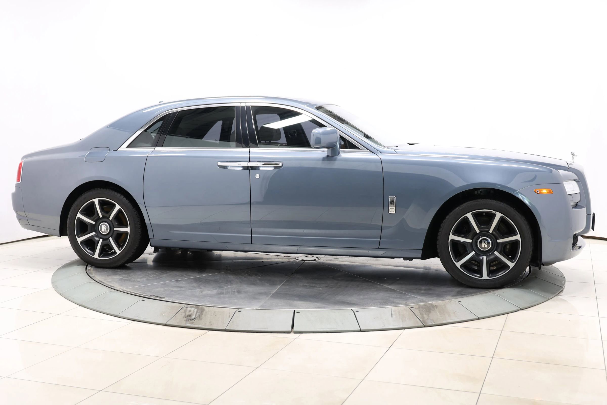 Used 2011 Rolls-Royce Ghost image 68