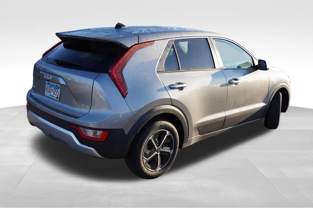 Used 2023 Kia Niro LX FWD image 3