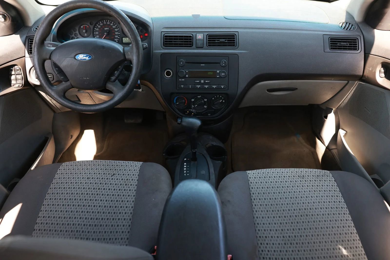 Used 2007 Ford Focus SE image 2