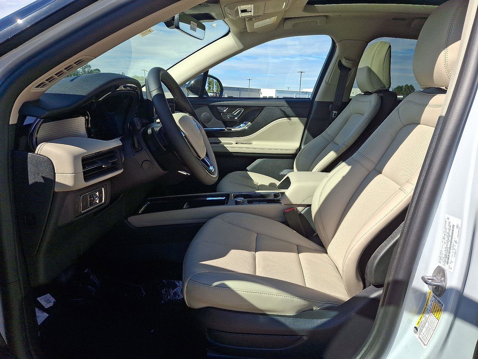 New 2026 Lincoln Corsair Premiere image 9