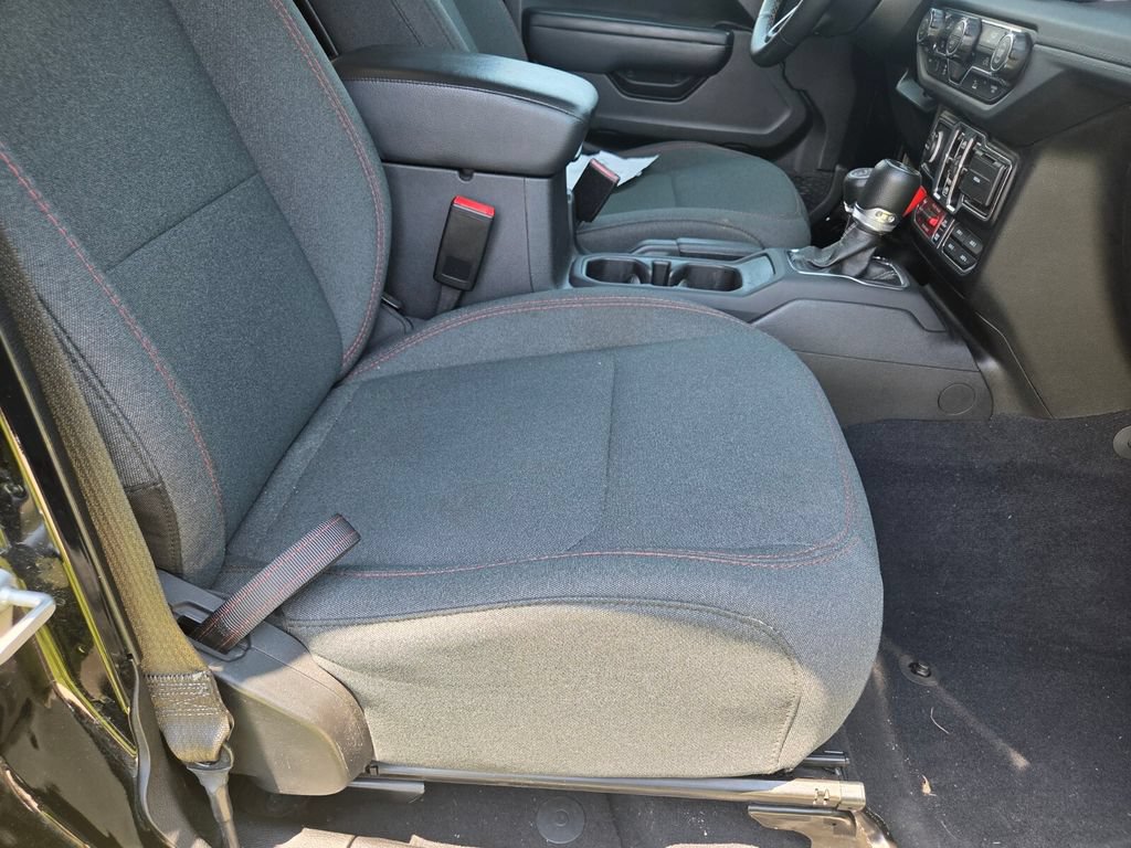 Used 2025 Jeep Wrangler Unlimited Rubicon AWD/4WD image 25