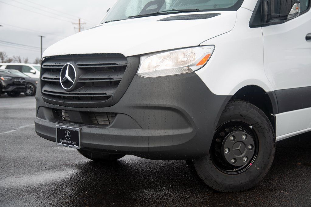 New 2025 Mercedes-Benz Sprinter 4500 image 13