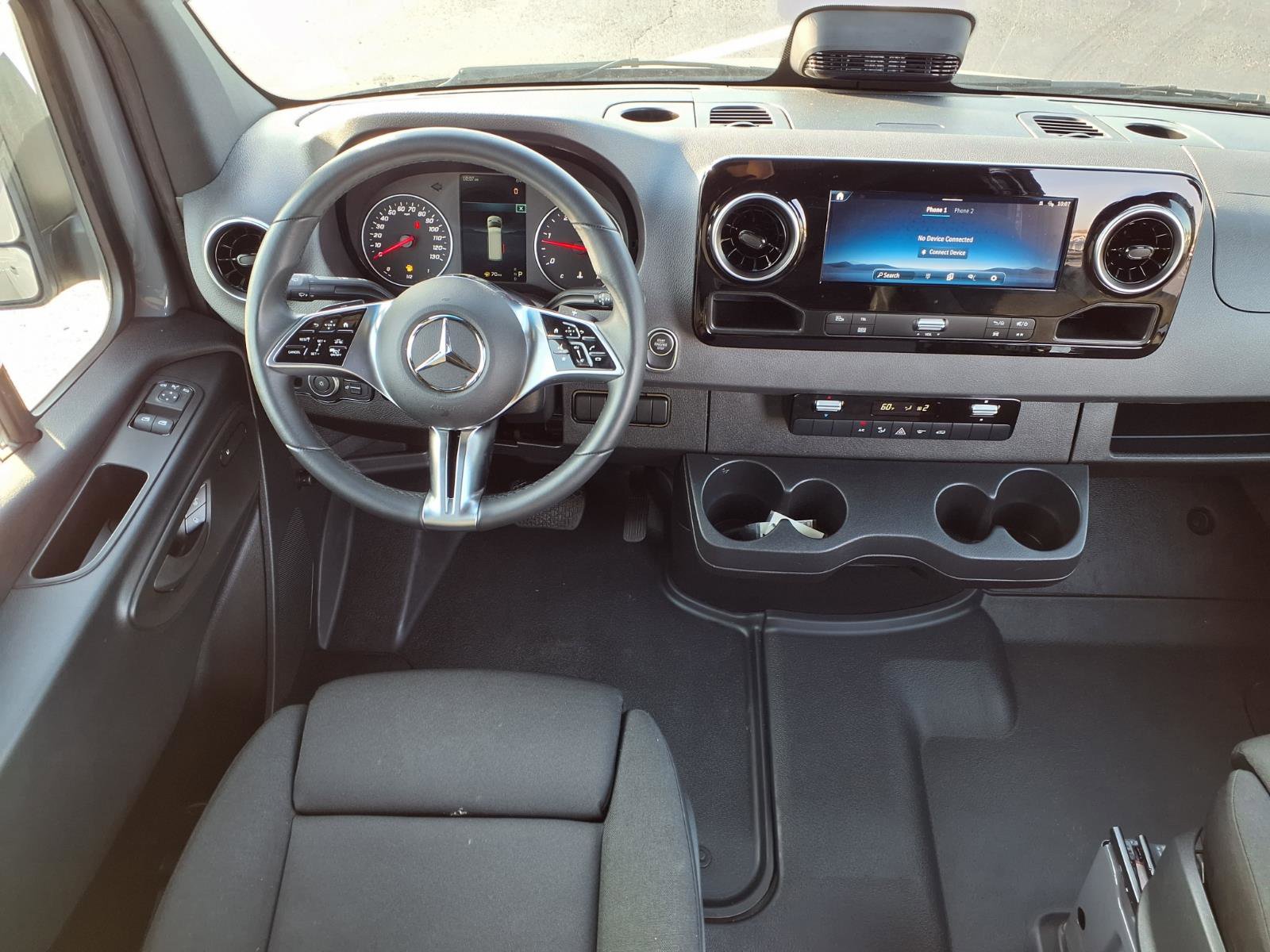 Used 2025 Mercedes-Benz Sprinter 2500 image 4