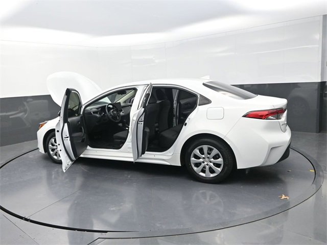 Used 2023 Toyota Corolla LE image 39