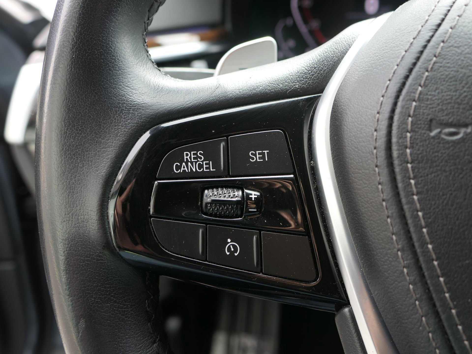 Used 2020 BMW 530i w/ Premium Package image 15