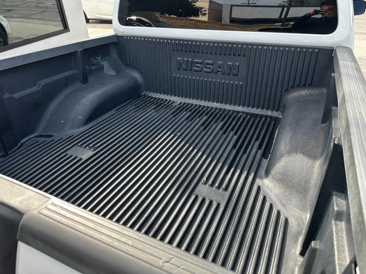 Used 2012 Nissan Frontier SV w/ Sport Appearance Pkg image 19