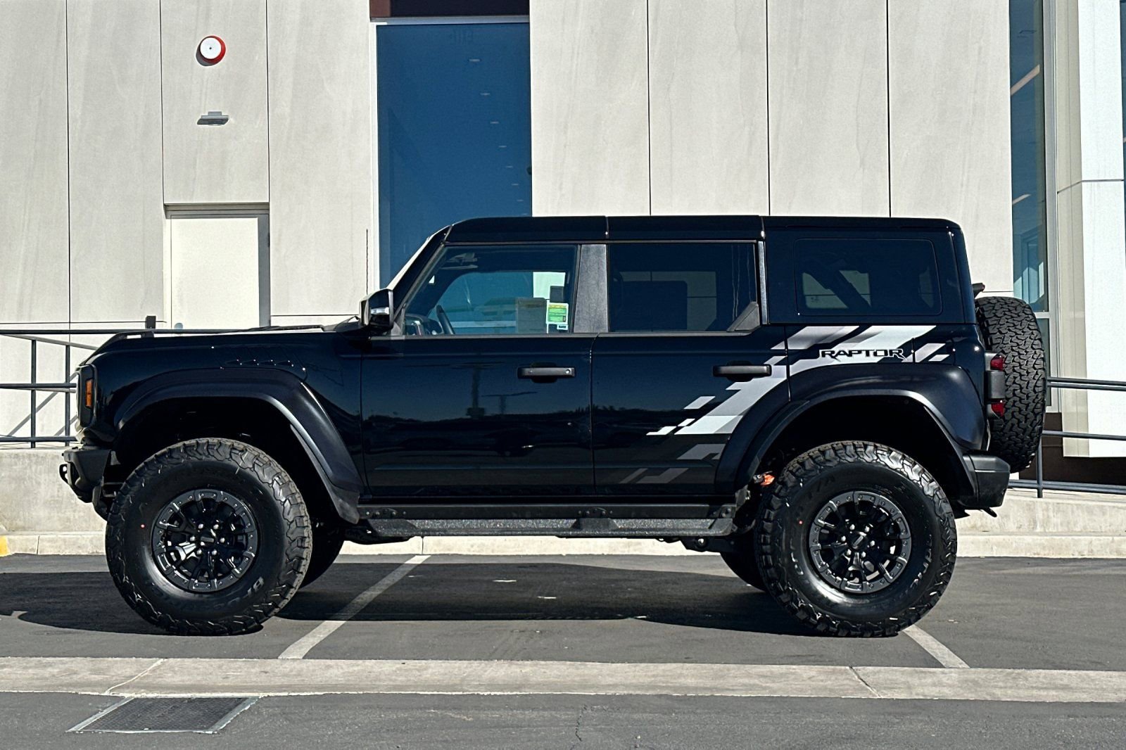 New 2025 Ford Bronco Raptor image 6