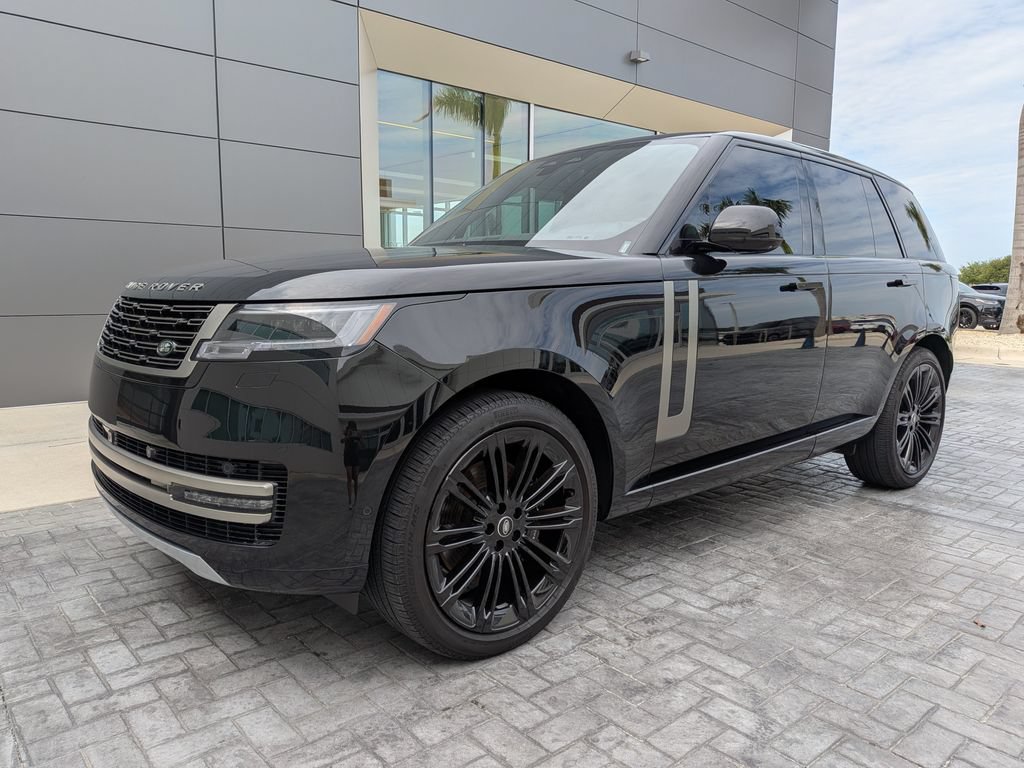 Certified 2025 Land Rover Range Rover SE AWD/4WD image 2