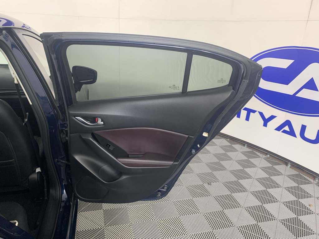 Used 2017 MAZDA MAZDA3 Grand Touring w/ Premium Equipment Package FWD image 34