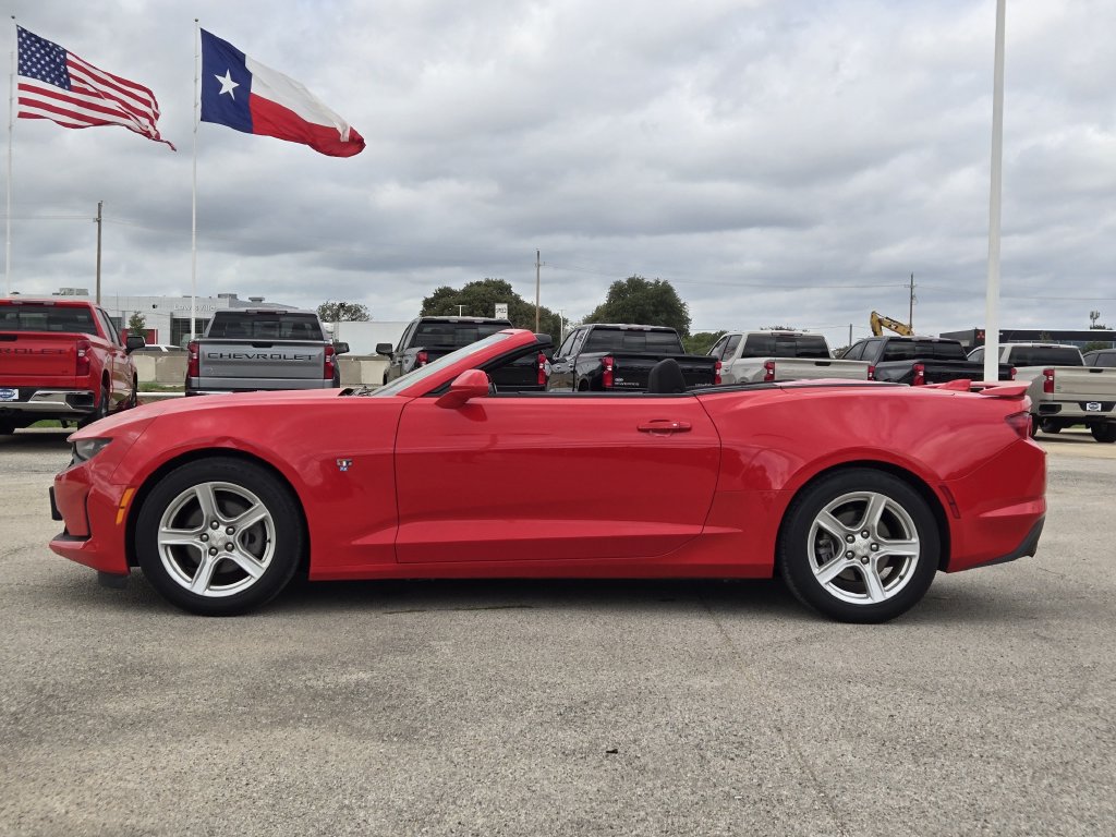 Used 2023 Chevrolet Camaro LT RWD image 4