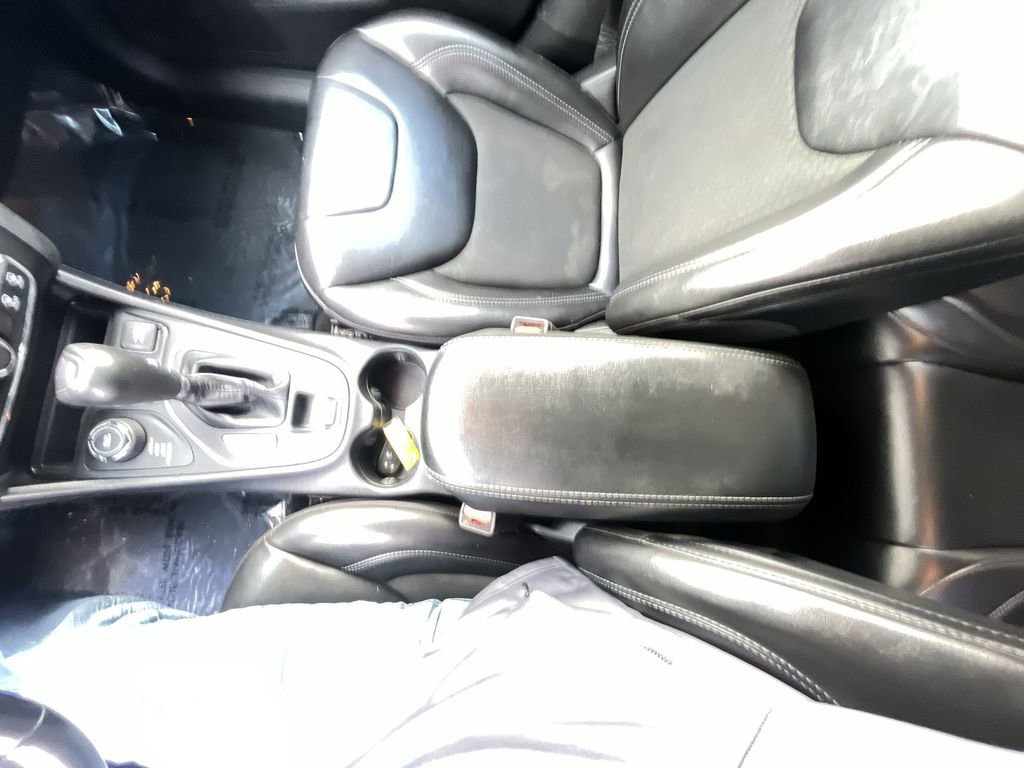 Used 2021 Jeep Cherokee Latitude Plus image 20