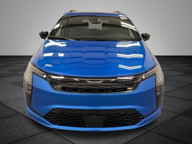 New 2027 Chrysler Pacifica Limited FWD image 2