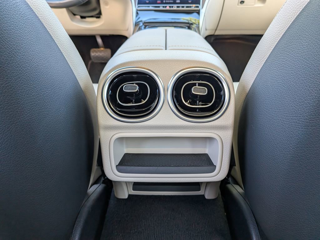 Used 2023 Mercedes-Benz C 300 Sedan image 16