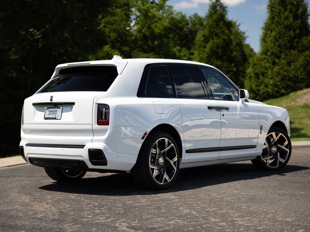 New 2027 Rolls-Royce Cullinan Black Badge AWD/4WD image 2