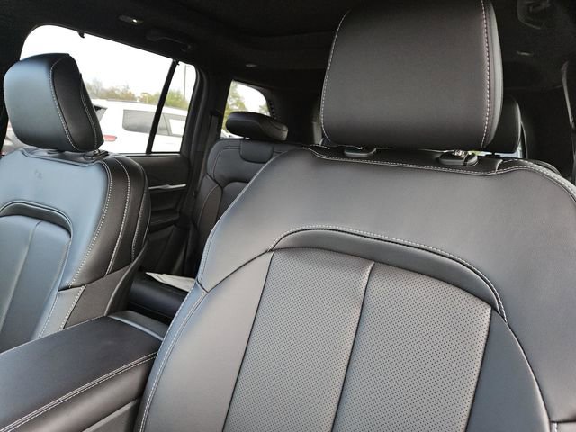 New 2025 Jeep Grand Cherokee Limited w/ Luxury Tech Group II image 24