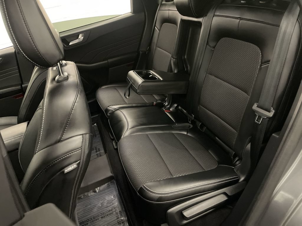 Used 2025 Ford Escape SE FWD image 18