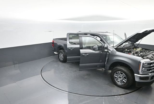 New 2026 Ford F250 Lariat w/ FX4 Off-Road Package image 37