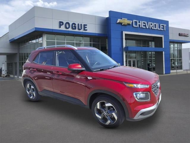 Used 2024 Hyundai Venue SEL image 1