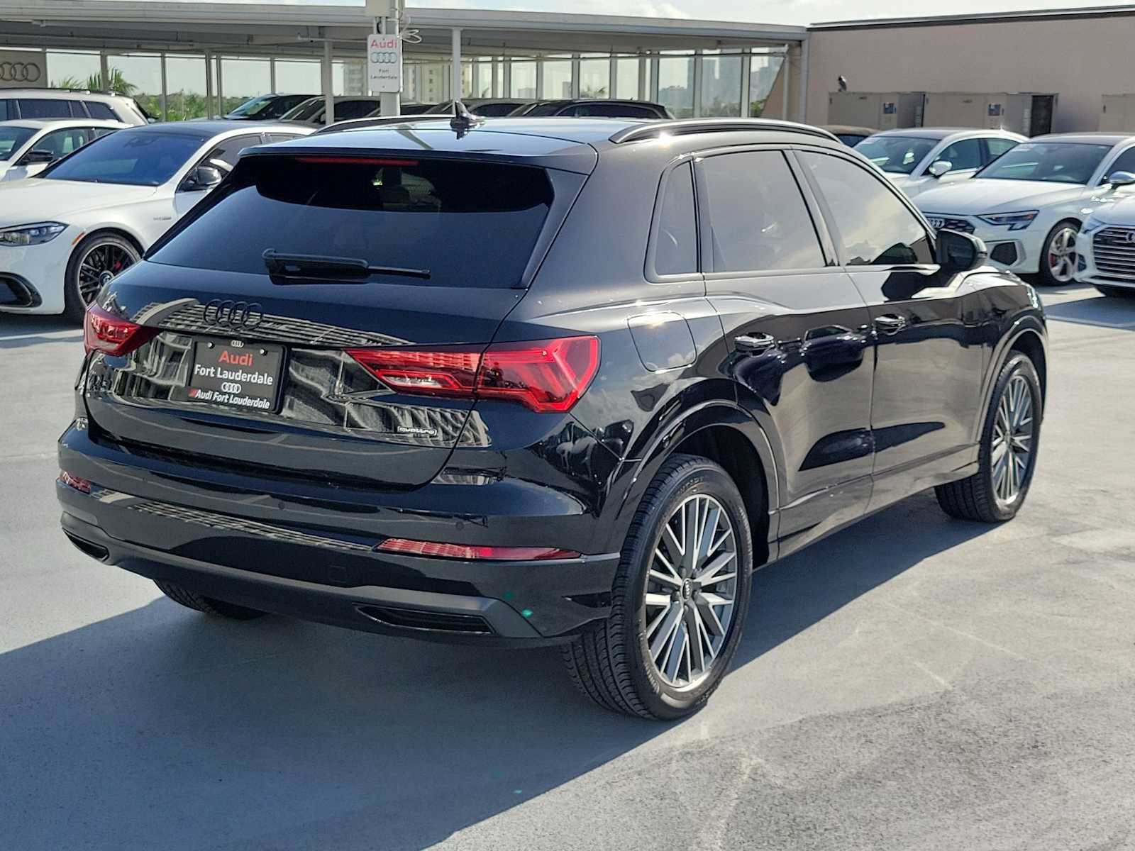 Certified 2024 Audi Q3 2.0T Premium w/ Convenience Package AWD/4WD image 6