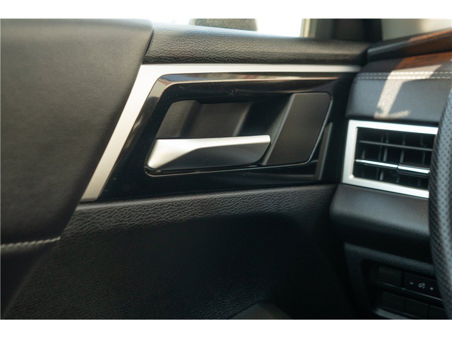 Used 2025 Mitsubishi Outlander AWD image 12