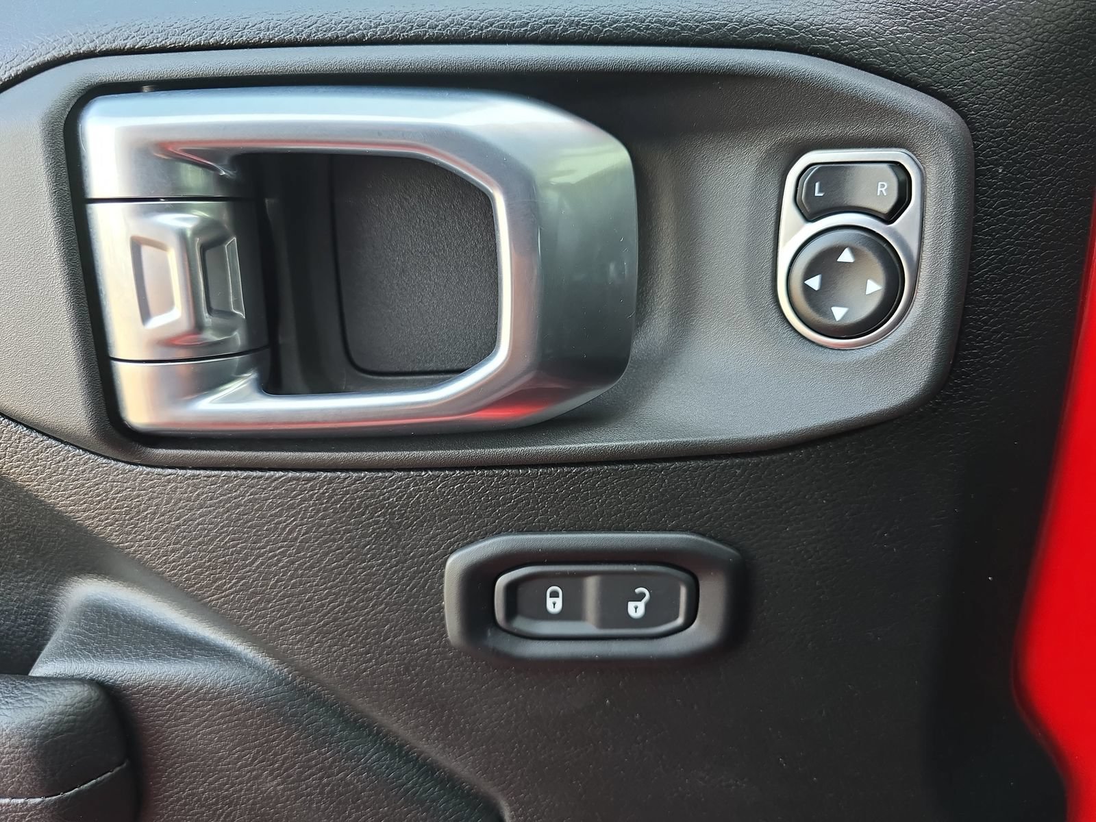 Used 2024 Jeep Gladiator Rubicon w/ Technology Group AWD/4WD image 30