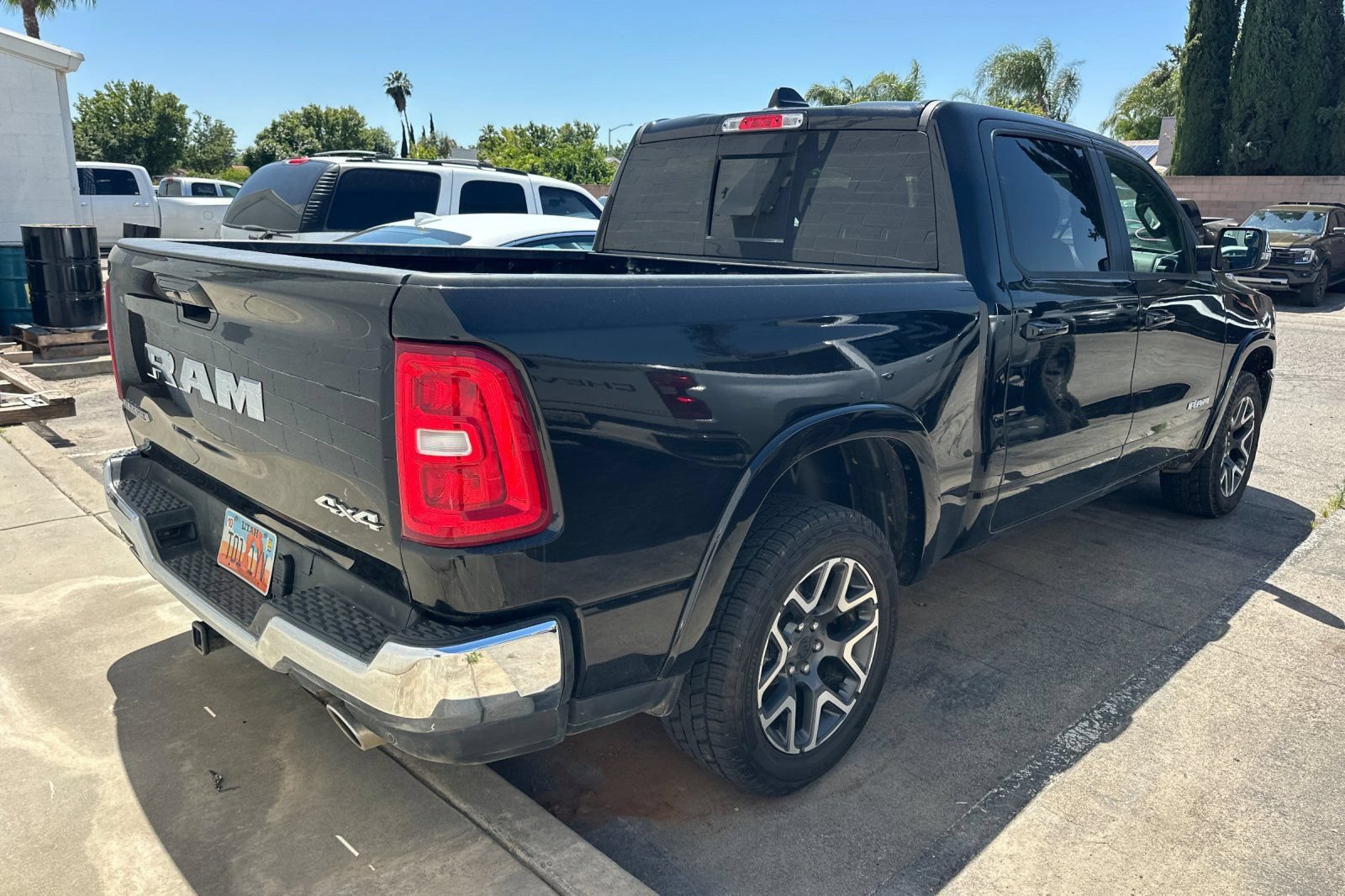 Used 2025 RAM 1500 Laramie AWD/4WD image 7