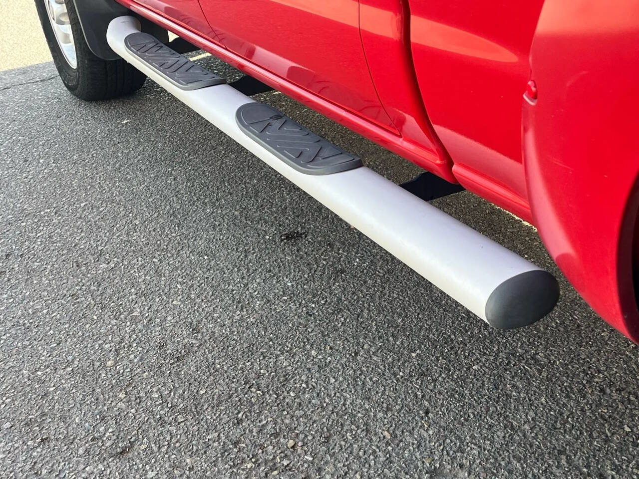 Used 2002 Nissan Frontier SE image 12