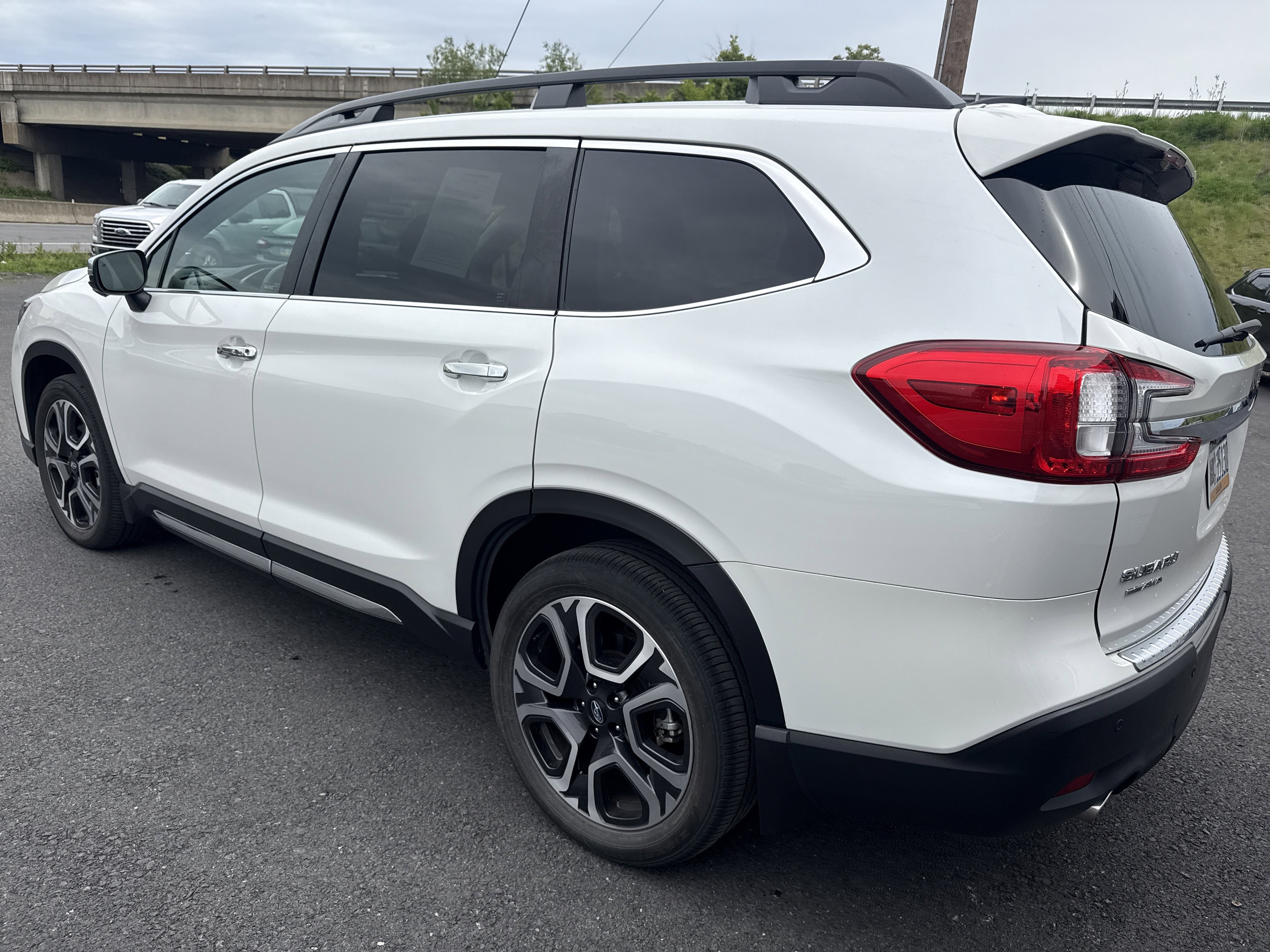 Used 2023 Subaru Ascent Touring AWD/4WD image 5