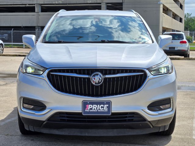 Used 2020 Buick Enclave Essence image 2