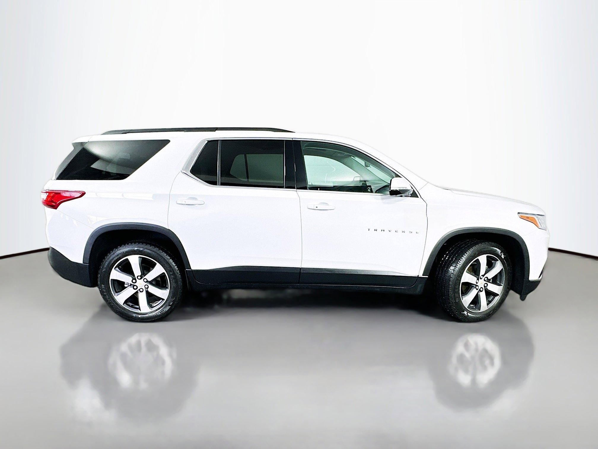 Used 2020 Chevrolet Traverse LT w/ LT Premium Package image 8