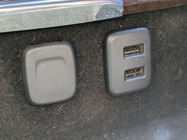 Used 2019 Cadillac Escalade Premium Luxury w/ Escalade Sport Edition image 18