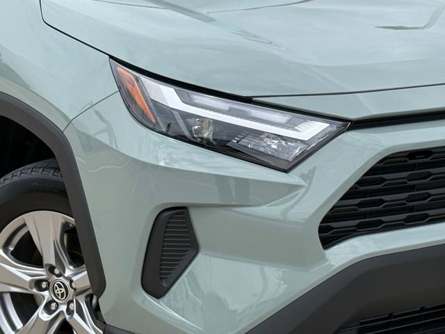 Used 2022 Toyota RAV4 XLE w/ Convenience Package image 3