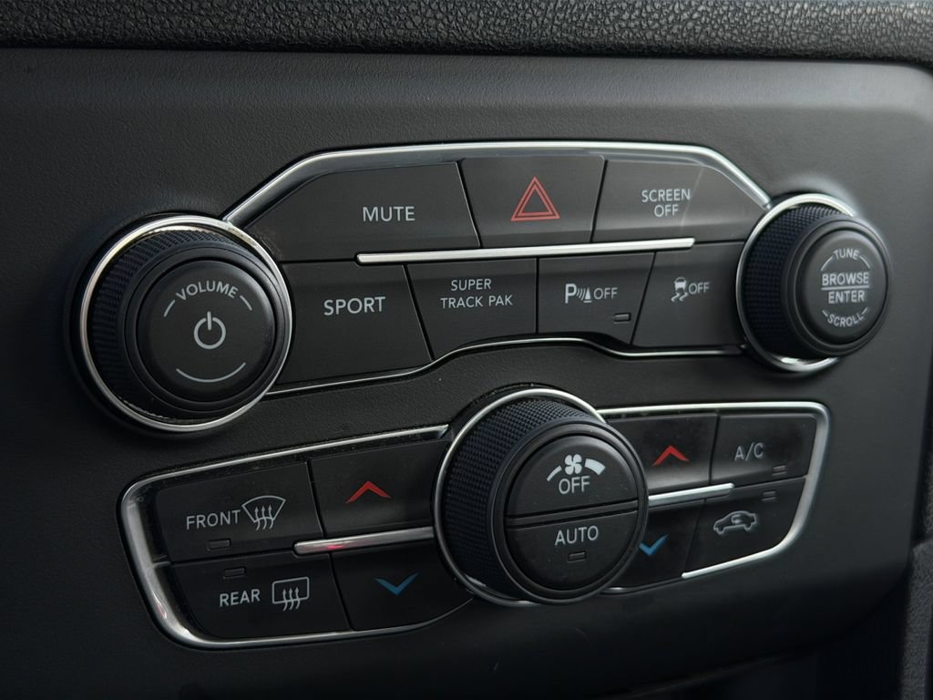 Used 2018 Dodge Charger GT AWD/4WD image 11